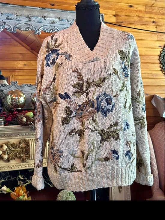 Liz Claiborne Sweaters - Liz Claiborne Beige V-Neck Sweater with Blue & Green Floral Knit